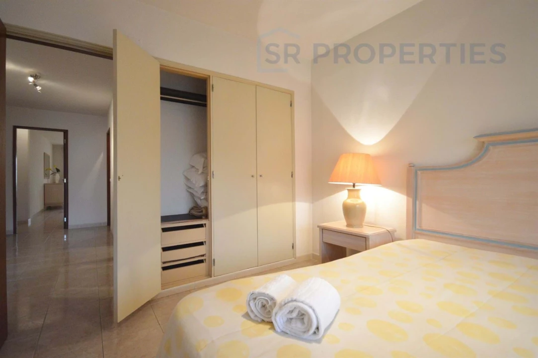 Apartamento T2 para Venda em Quarteira Foto 16