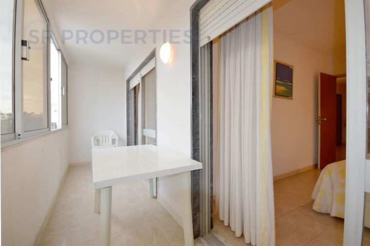 Apartamento T2 para Venda em Quarteira Foto 6