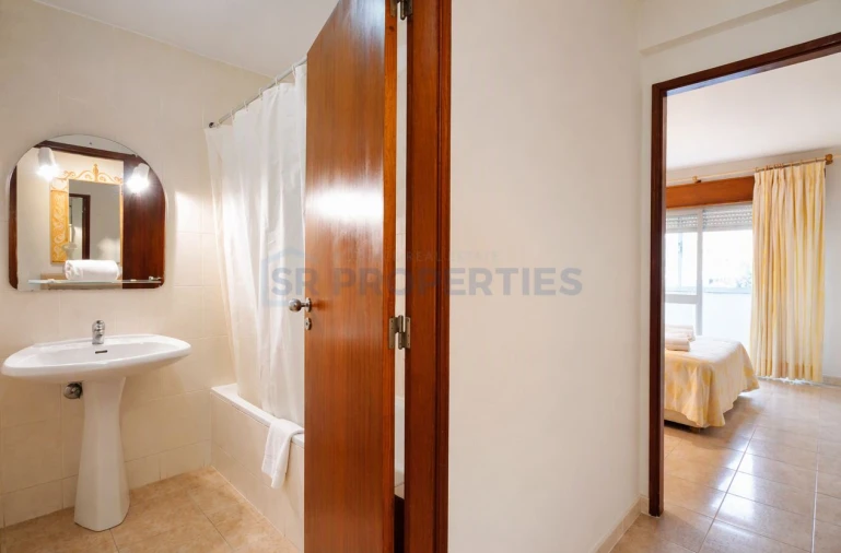 Apartamento T2 para Venda em Quarteira Foto 10