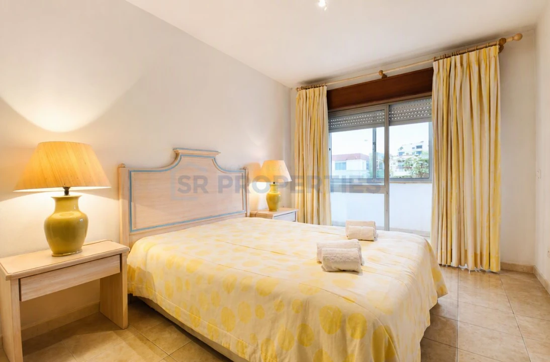 Apartamento T2 para Venda em Quarteira Foto 14