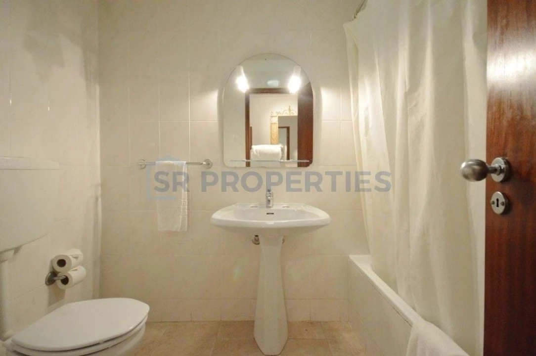 Apartamento T2 para Venda em Quarteira Foto 16