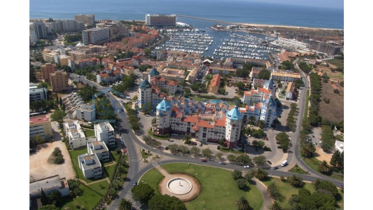 Apartamento T1 para Venda em Quarteira Foto 11