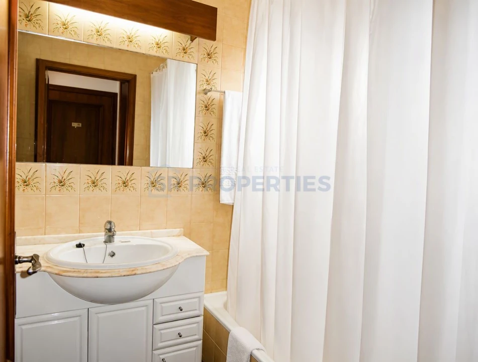 Apartamento T1 para Venda em Quarteira Foto 11