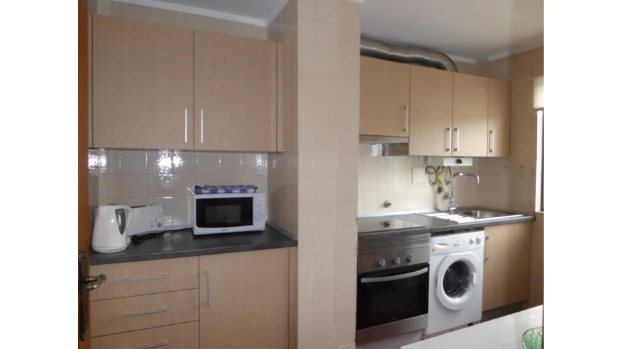 Apartamento T1 para Venda em Quarteira Foto 3