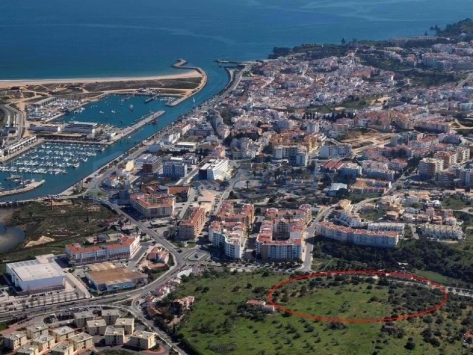Terreno para Venda em Lagos (São Sebastião e Santa Maria) Foto 1