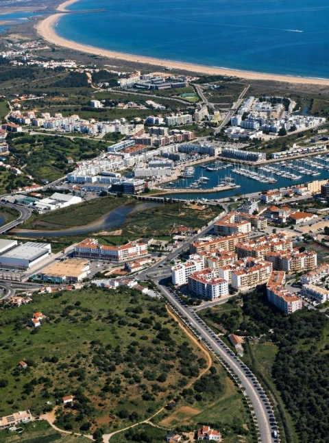 Terreno para Venda em Lagos (São Sebastião e Santa Maria)