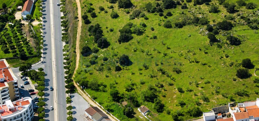 Terreno para Venda em Lagos (São Sebastião e Santa Maria) Foto 2