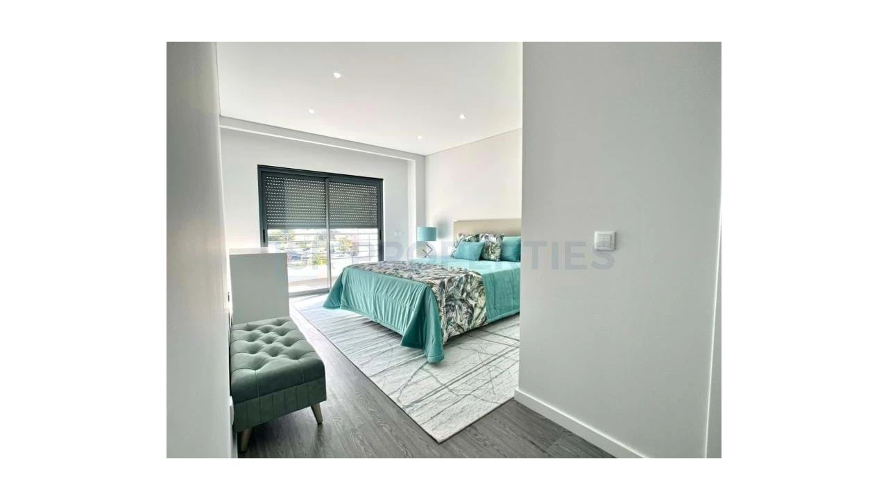 Apartamento T3 para Venda em Olhão Foto 9