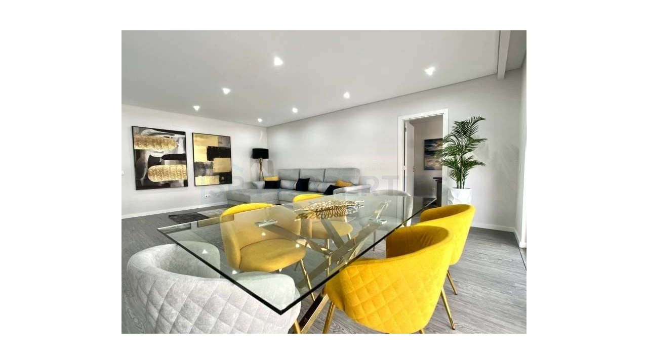 Apartamento T3 para Venda em Olhão Foto 31