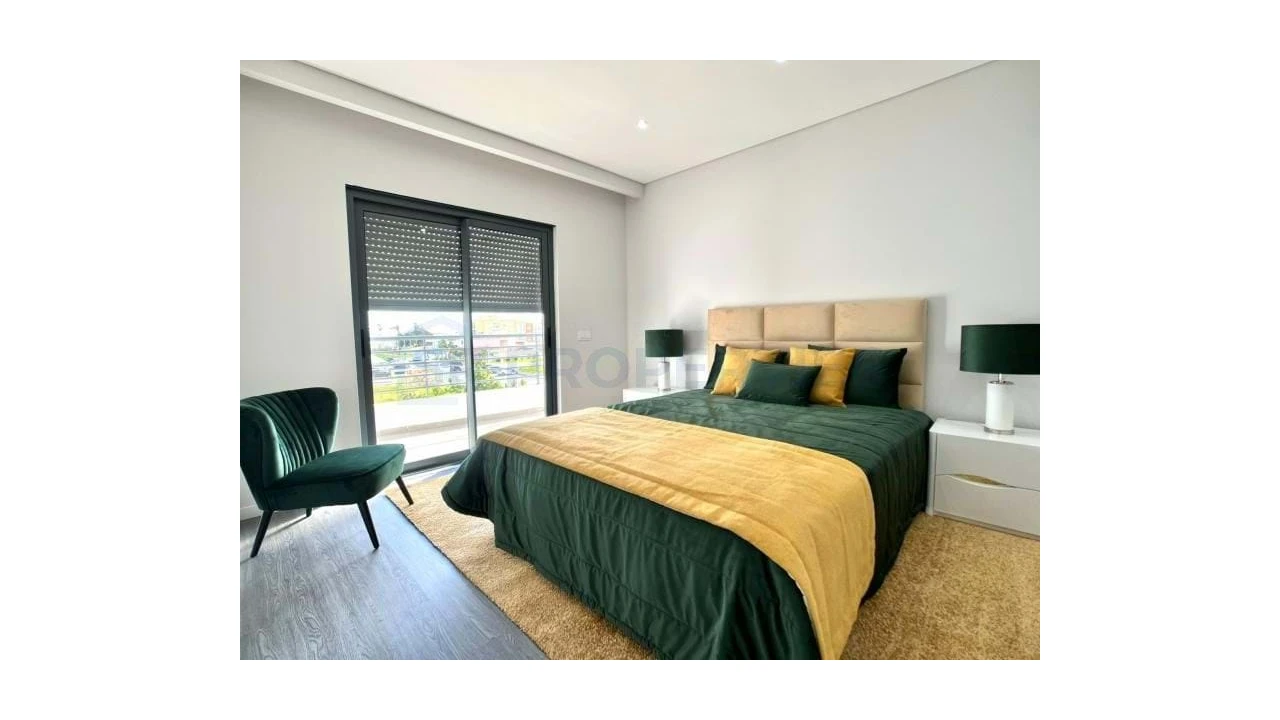 Apartamento T3 para Venda em Olhão Foto 12