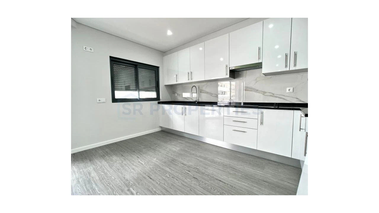 Apartamento T3 para Venda em Olhão Foto 17