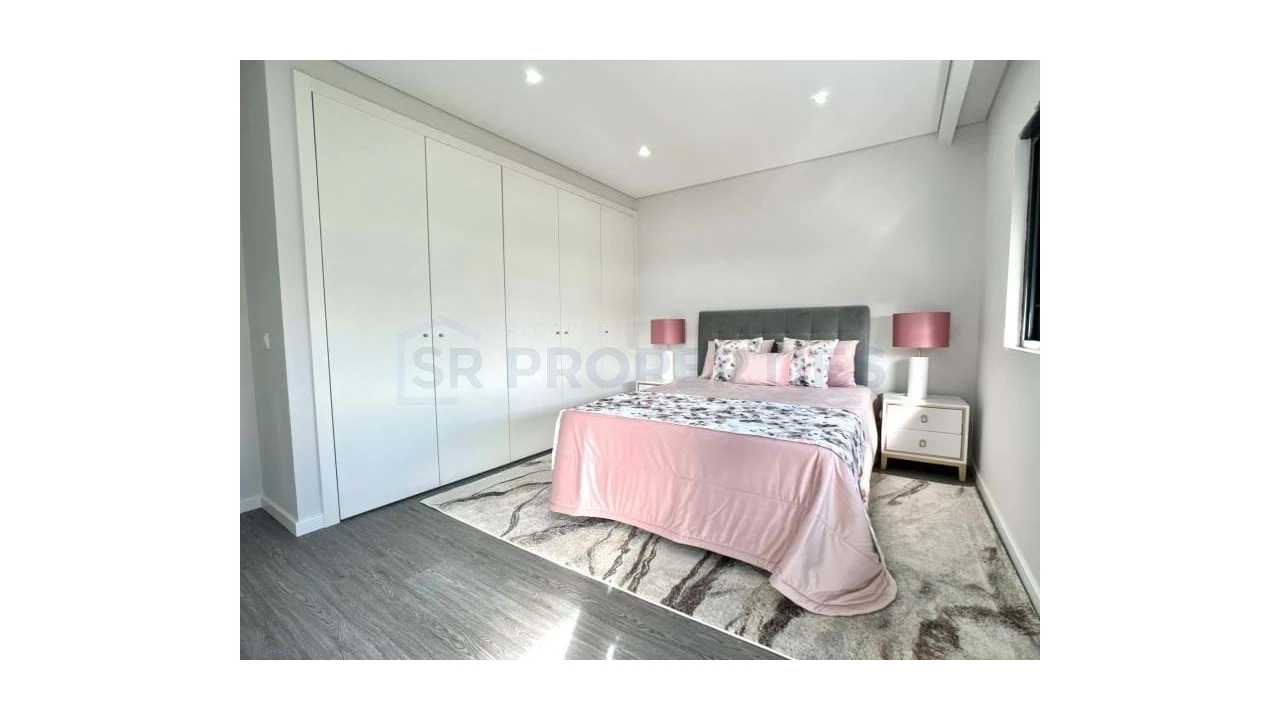 Apartamento T3 para Venda em Olhão Foto 1