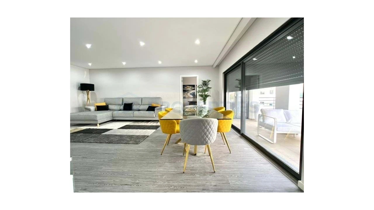 Apartamento T3 para Venda em Olhão Foto 3