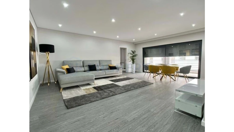 Apartamento T3 para Venda em Olhão Foto 2