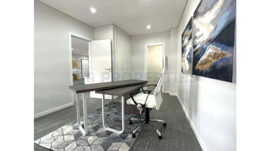 Apartamento T3 para Venda em Olhão Foto 5