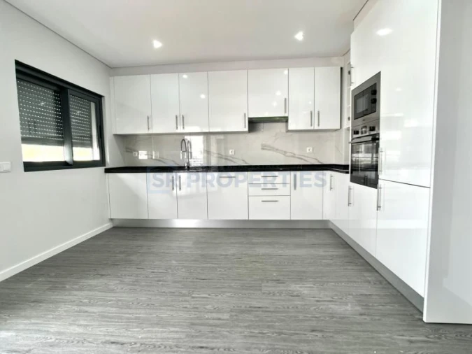 Apartamento T3 para Venda em Olhão Foto 31