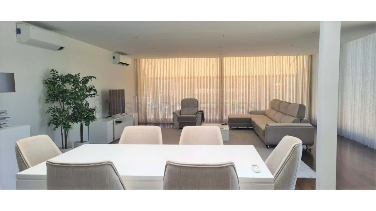 Moradia T4 para Venda em Almancil Foto 7