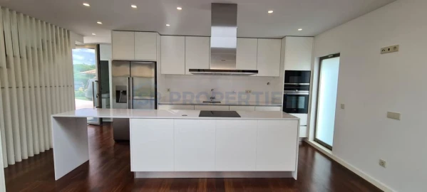 Moradia T4 para Venda em Almancil