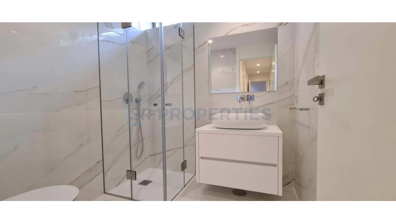 Moradia T4 para Venda em Almancil Foto 5