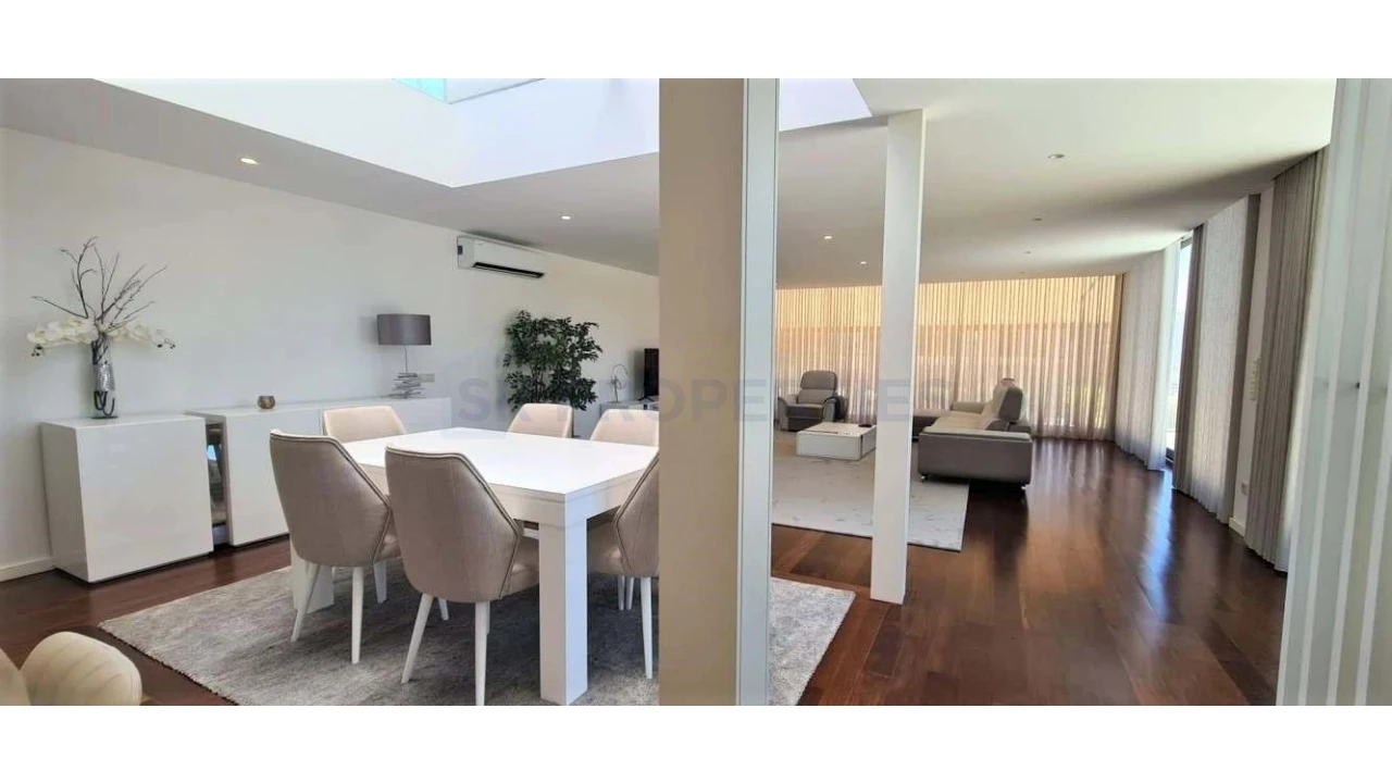 Moradia T4 para Venda em Almancil Foto 8