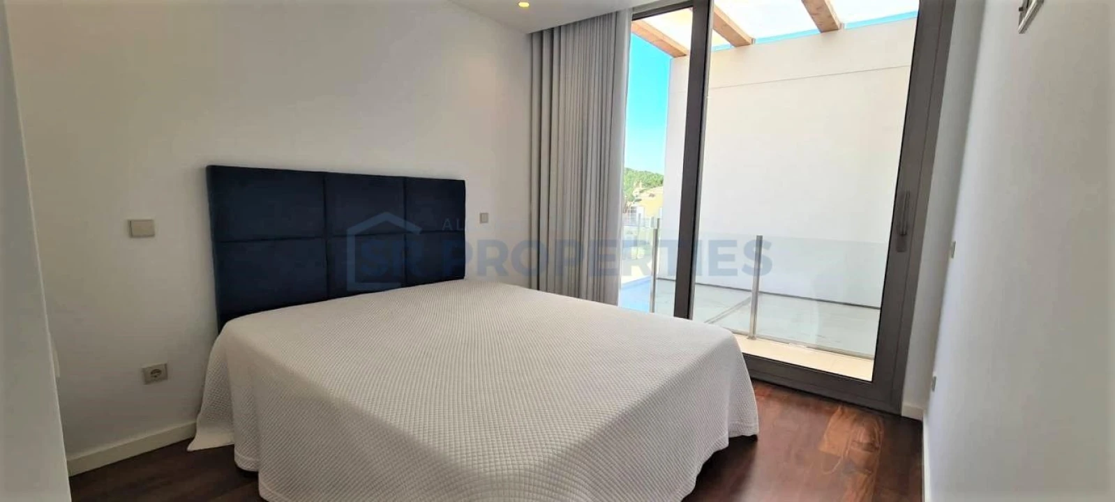 Moradia T4 para Venda em Almancil Foto 17
