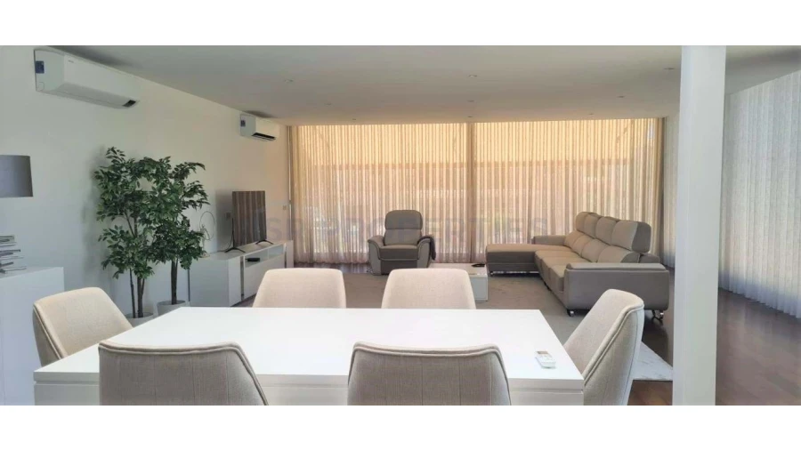 Moradia T4 para Venda em Almancil Foto 7