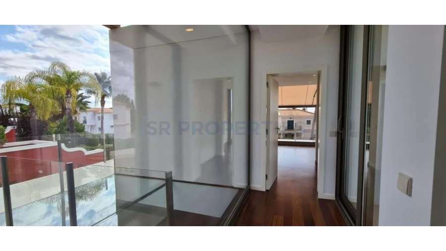 Moradia T4 para Venda em Almancil Foto 11