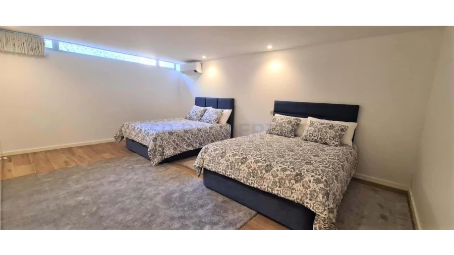 Moradia T4 para Venda em Almancil Foto 12