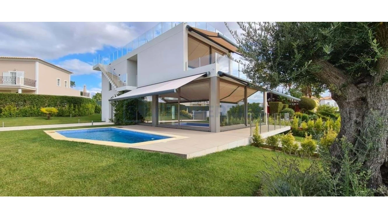 Moradia T4 para Venda em Almancil Foto 23