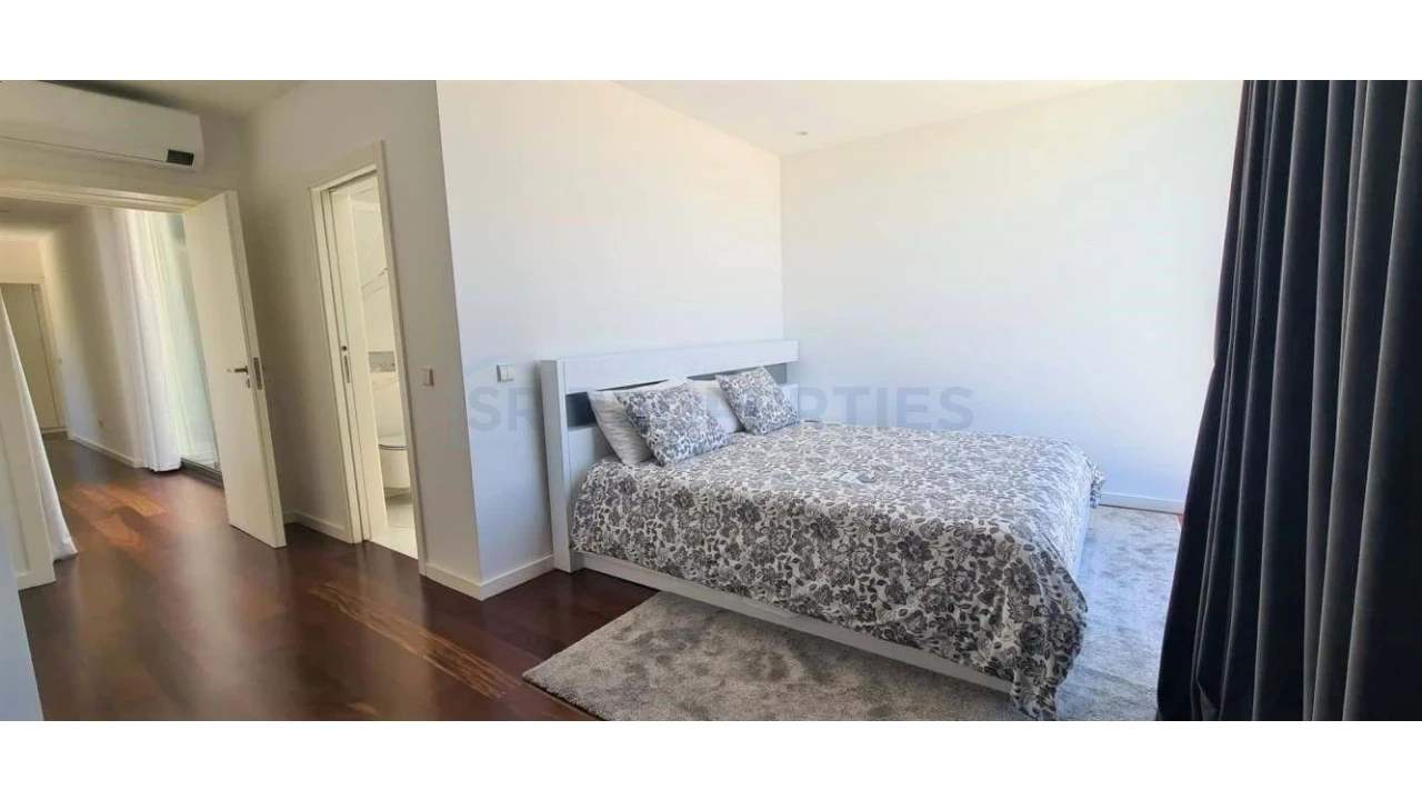 Moradia T4 para Venda em Almancil Foto 14