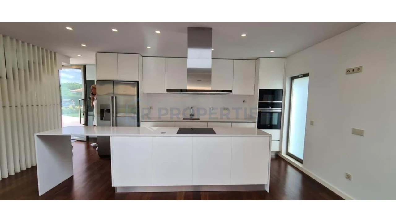 Moradia T4 para Venda em Almancil Foto 9