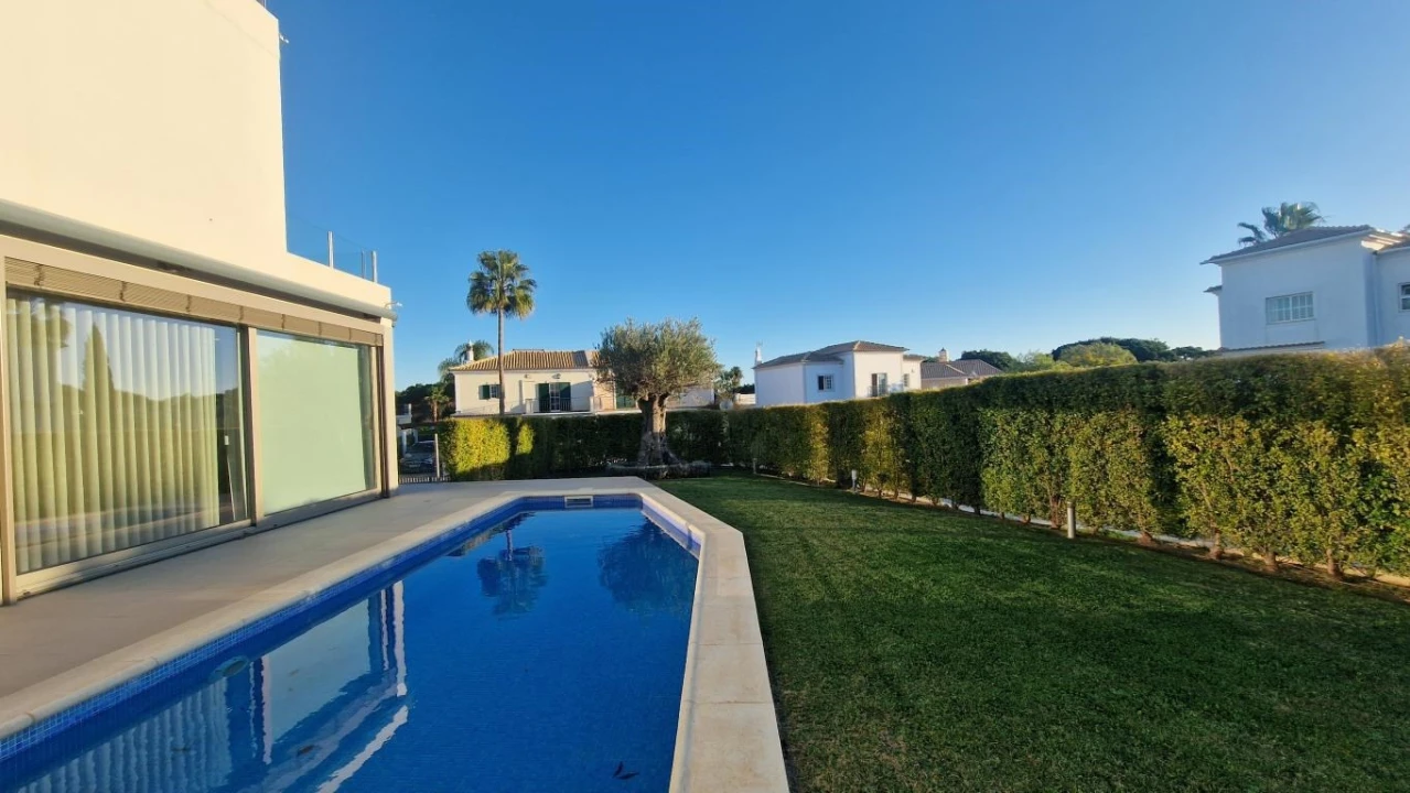 Moradia T4 para Venda em Almancil Foto 30