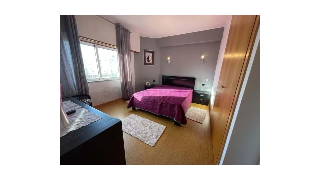 Apartamento T2 para Venda em Quarteira Foto 6