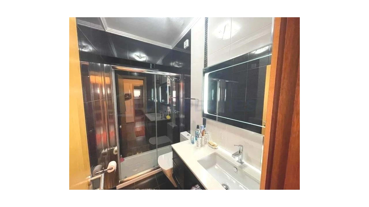 Apartamento T2 para Venda em Quarteira Foto 11