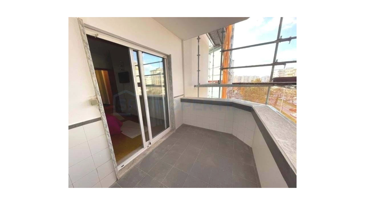 Apartamento T2 para Venda em Quarteira Foto 17