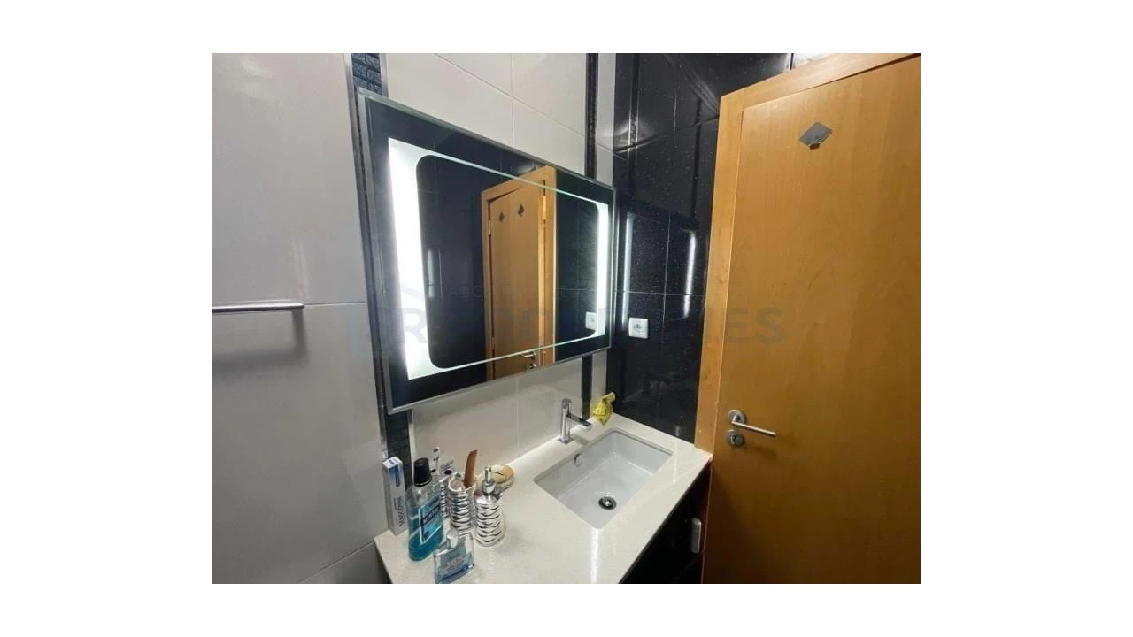 Apartamento T2 para Venda em Quarteira Foto 13