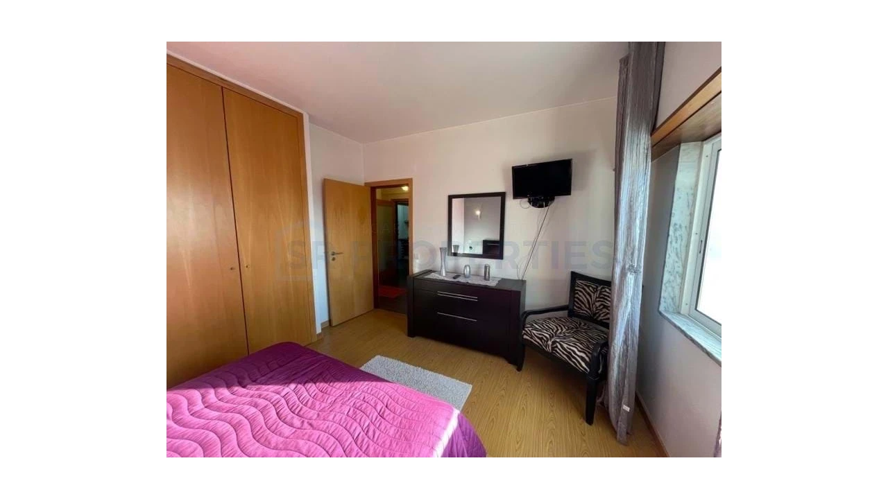 Apartamento T2 para Venda em Quarteira Foto 8