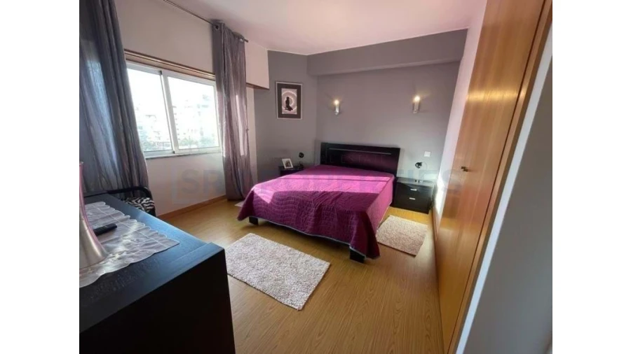 Apartamento T2 para Venda em Quarteira Foto 6