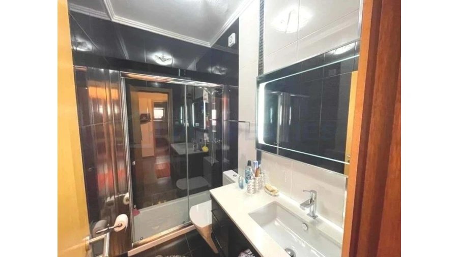 Apartamento T2 para Venda em Quarteira Foto 11