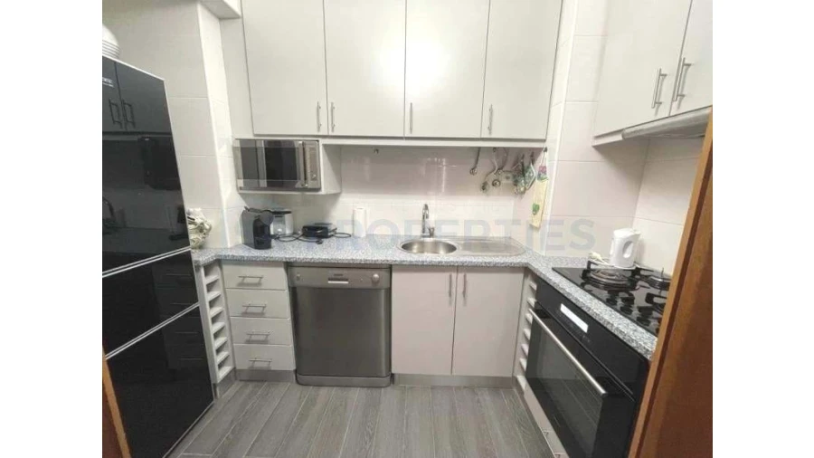 Apartamento T2 para Venda em Quarteira Foto 3