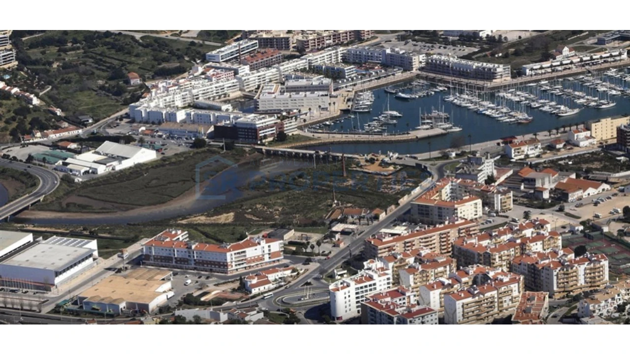 Terreno para Venda em Lagos (São Sebastião e Santa Maria) Foto 3