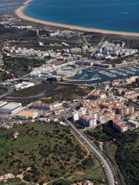 Terreno para Venda em Lagos (São Sebastião e Santa Maria)