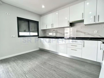 Apartamento T3 para Venda em Olhão