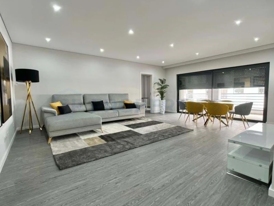 Apartamento T3 para Venda em Olhão Foto 2