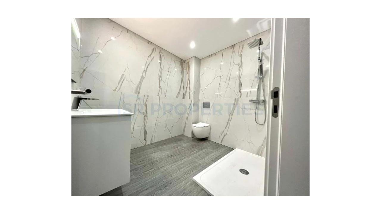 Apartamento T4 para Venda em Olhão Foto 26