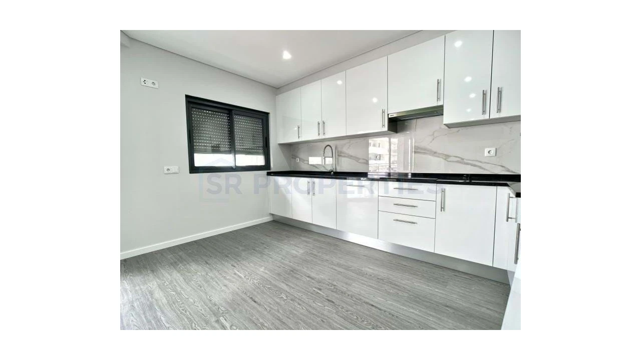 Apartamento T4 para Venda em Olhão Foto 18