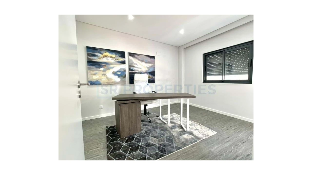 Apartamento T4 para Venda em Olhão Foto 30