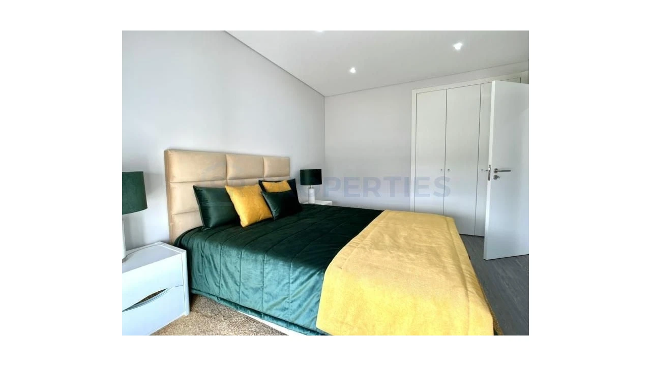Apartamento T4 para Venda em Olhão Foto 22