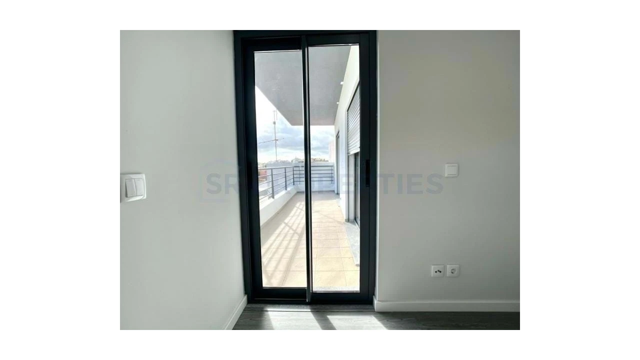 Apartamento T4 para Venda em Olhão Foto 19