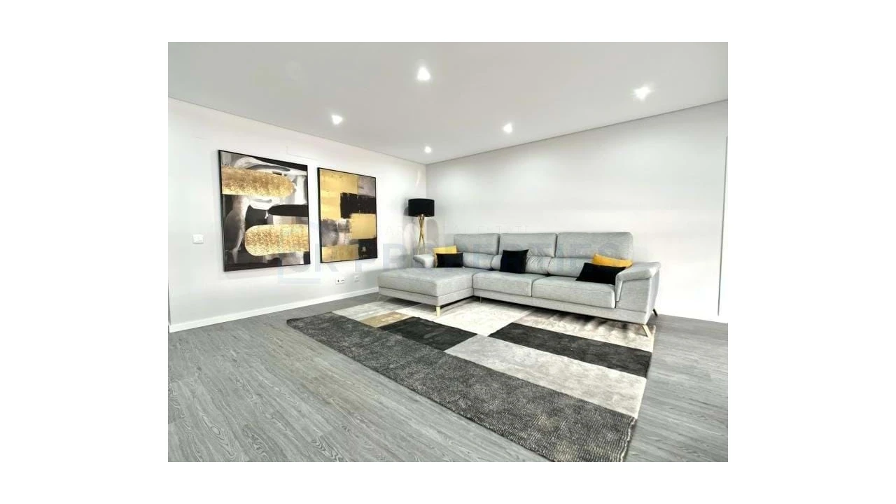 Apartamento T3 para Venda em Olhão Foto 32